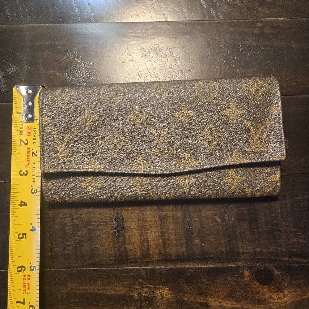 Louis Vuitton wallet. - Picture 6 of 8